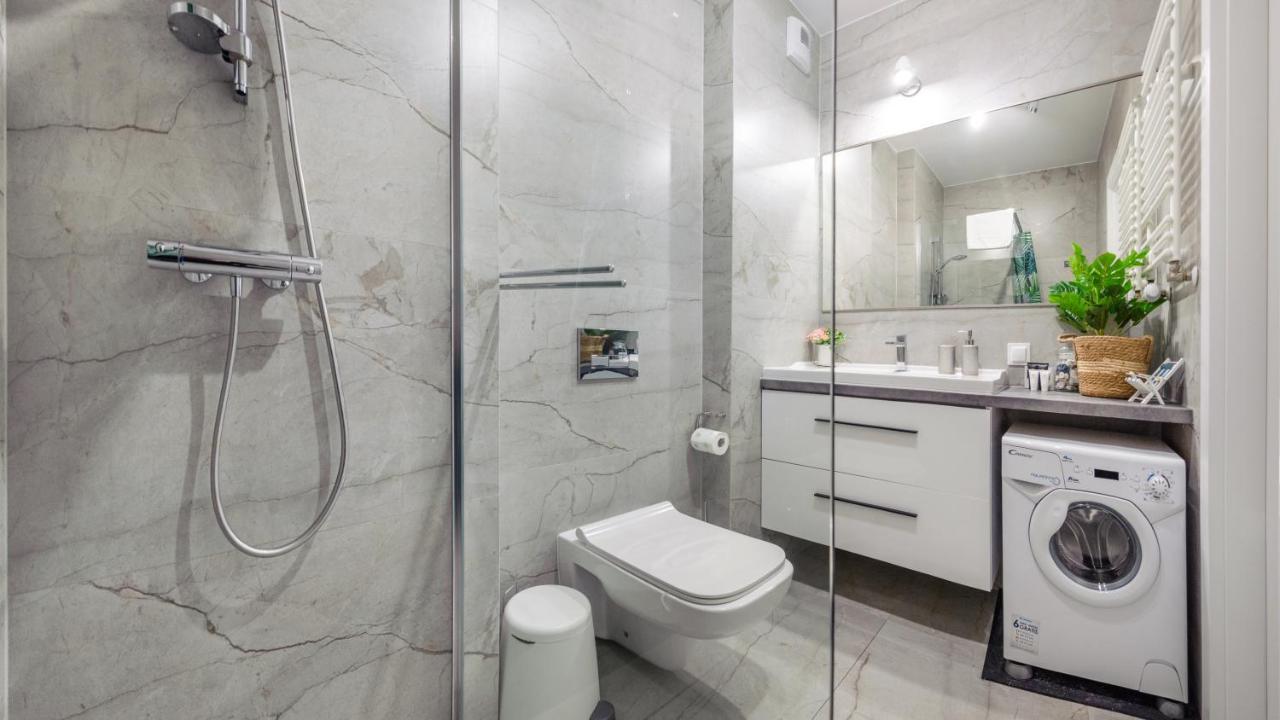 Apartament Blekitna Laguna Z Basenem - Ul Kasprowicza 20A - Holiday City Kołobrzeg Exteriör bild